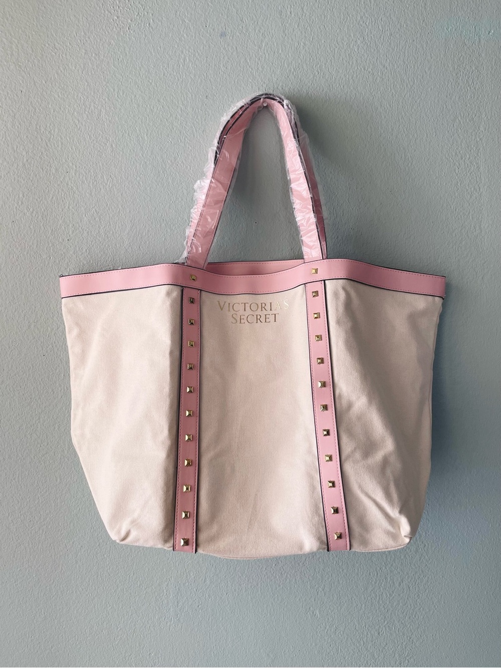 🌱5/$25🌱 Victoria’s Secret | Beige Pink Large Studded Shoulder Tote Bag